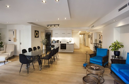 Thissio Apartment | Gracious Accessible 4Bd/5Ba Apartment in Ideal Location