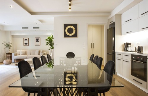 Thissio Apartment | Gracious-With Balcony 2Bd/3Ba Apt in Ideal Location