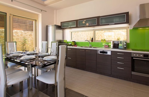 Stavromenos Villa | Greek Modern Design only 2km Away from the Beach