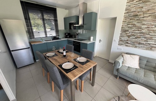 Cenon House | Green Escape – Spacious 3BR House with Garden & AC near Bordeaux