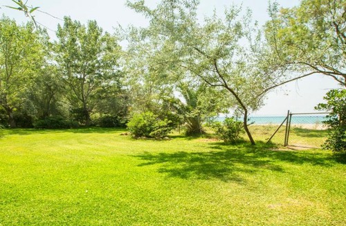 Elia Villa | Greenlea Beachfront Villa, Spathies