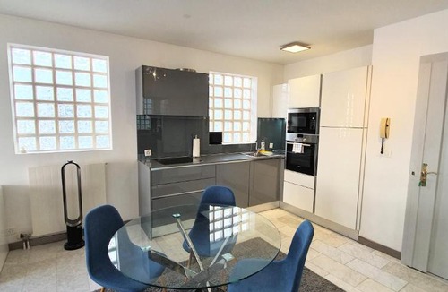 Eaux-Vives Vollandes Apartment | Grenade