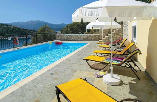Spartochori Villa | Hillside villa overlooking Bay w/ pool & WIFI