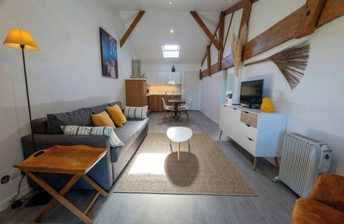 Tabanac House | Historic mansion with pool by the Garonne river