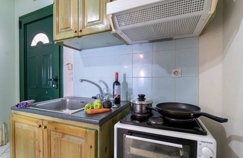 Vassiliki Apartment | Holiday Apartment 'Apostolos Apartment 2' Close to Beach with Sea View