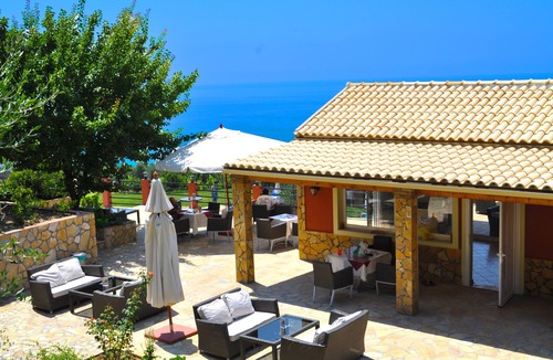 Parelia Apartment | Holiday Apartments perfect for a family - Pelekas Beach