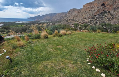Goudhouros House | Holiday Home 'Casa Di Olive' with Sea View, Wi-Fi and Air Conditioning