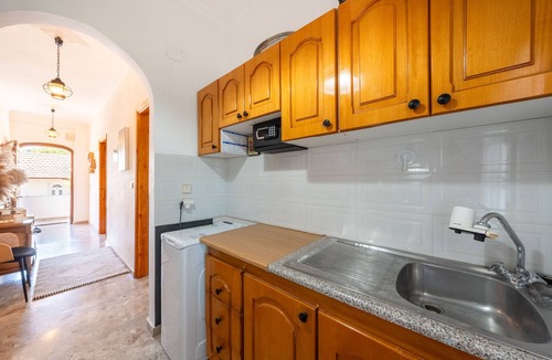 Lefkimmi House | Holiday Home 'Nana's House' with Mountain View, Wi-Fi and Air Conditioning