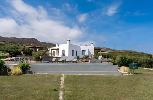 Milos House | Holiday Home 'Olive' with Sea View, Wi-Fi and Air Conditioning