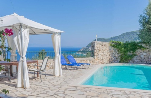 Agios Nikitas House | Holiday house Vafkeri for 1 - 6 persons with 3 bedrooms - Holiday house