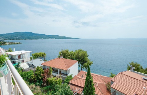 Neos Marmaras Apartment | Homerez - 300 m away from the beach! Appartement for 4 ppl. at Neos Marmaras