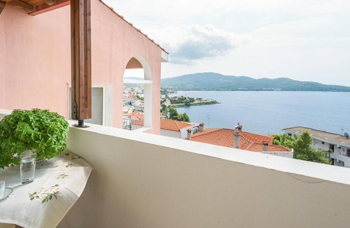 Neos Marmaras Apartment | Homerez - Nice apartment 500 m from the beach for 4 people. in Neos Marmarás