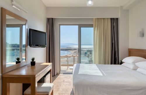 Arcoudi Hotel | Hotel Almira