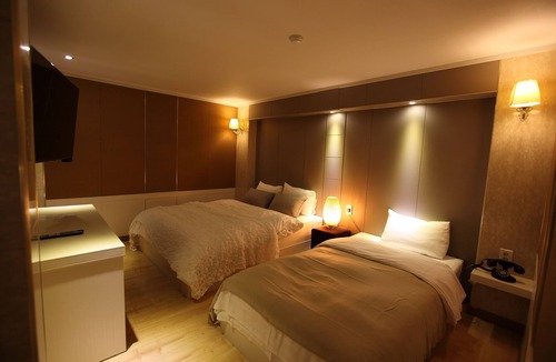 Namwon Hotel | Hotel River