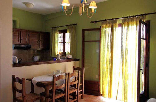 Lefokastron Apartment | House in Lefokastro - in front of the beach + Wi-Fi #2