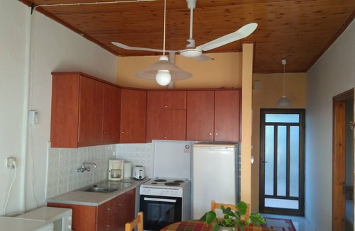 Kompi House | House Takis Haikos 2 two minutes walk to the beach Peroulia
