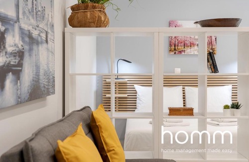 Kinosargous Apartment | Hype homm Koukaki Flat in Sismani str