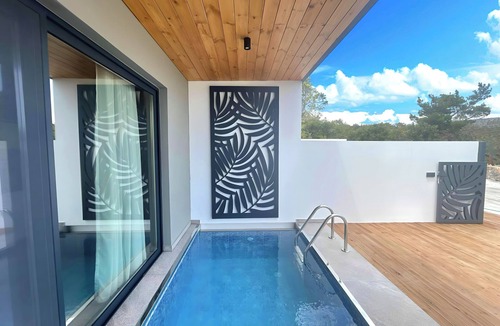 Vathi House | ICanes Suite Private Pool