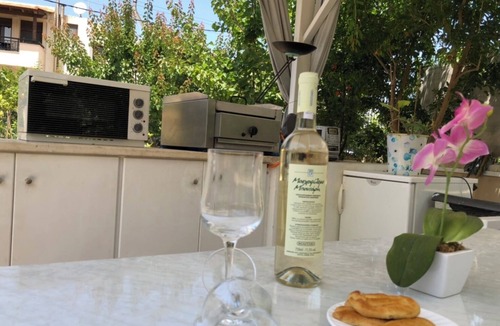 Pigianos Kampos Apartment | Ideal for family and friends, 2 apartments, connecting door
