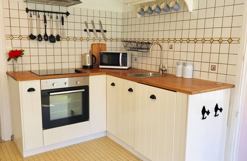 Le Fleix Cottage | Idyllic and rustic cottage in stunning grounds with private terrace