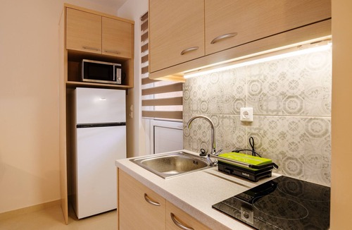 Schinias Apartment | Impeccable 1-Bed Apartment in Schinias Beach