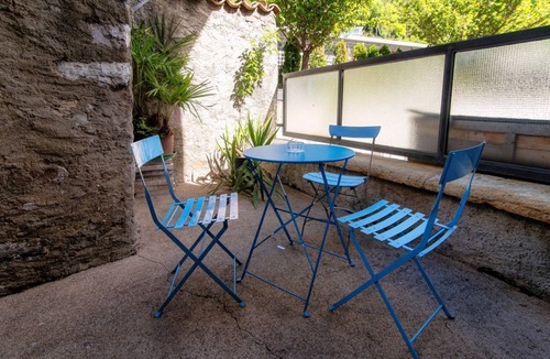 Bissone Apartment | In the characteristic village of Bissone (Casa In Contrada)
