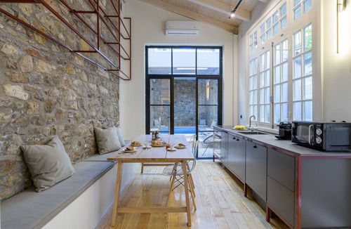 Plaka Apartment | Incomparable Plaka's Lux 2bdrm Apt w/Pvt Heated Pool