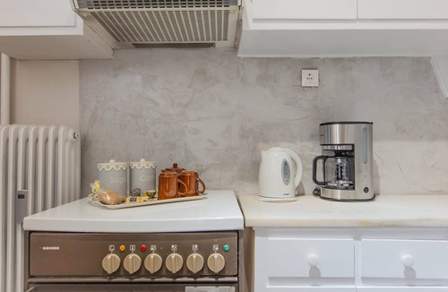Neapoli Apartment | Inspired Townhouse Bright, Chic & Cozy