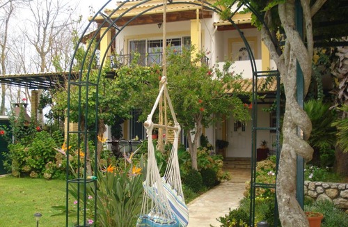 Ag. Georgios Apartment | Iron House