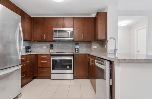 Hudson Exchange Apartment | JC PATH 2 BR | Linens/Towels | Gym + Rooftop