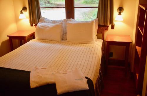 Johnston Canyon Ski Chalet | Johnston Canyon Lodge & Bungalows