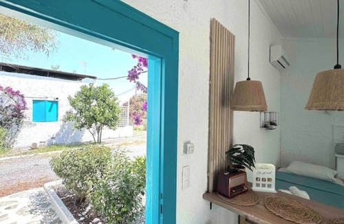 Messini House | Juan Unique Cycladic Beachfront Cottage - Private garden