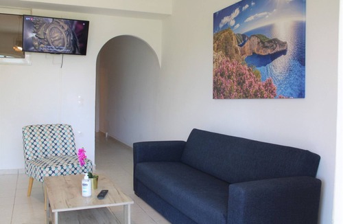 Kalamaki Apartment | Kalamaki Plaza Apartments ''tzante''