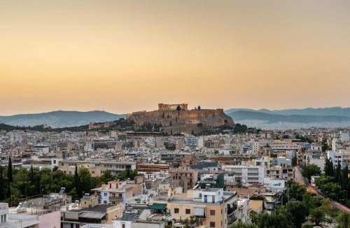 Kinosargous Apartment | Kalypso, Urban Apartment with Unique Views of The Acropolis!