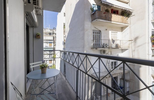 Omonia Apartment | Kapnokoptiriou10·Modern Renovated Apartment in Met