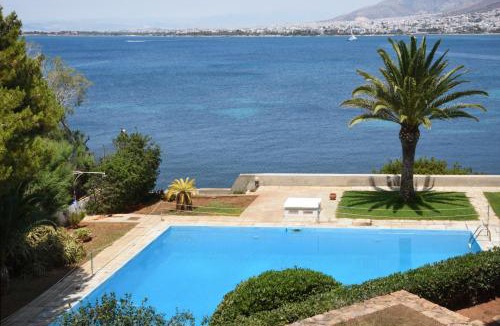 Vouliagmeni Apartment | Kavouri Flat
