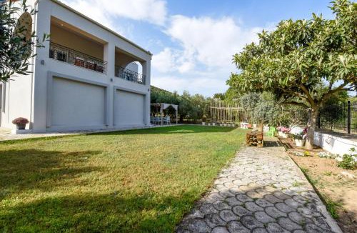 Pangaio House | "Kochili Villa" LUXURY VILLA