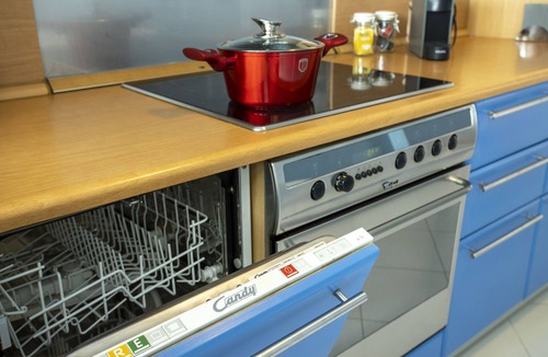 Neapoli Apartment | Kolonaki 2 Bedroom Balcony and Parking