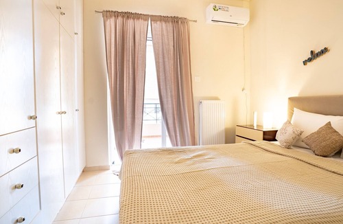 Kropia Apartment | Koropi 3 bedroom Apartment 4 pers.