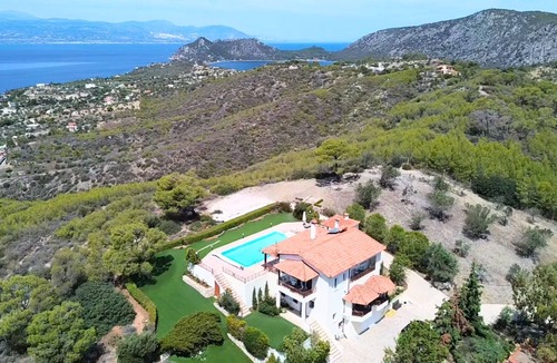Loutraki-Agioi Theodoroi Villa | Lahtagas Estate with private swimming pool