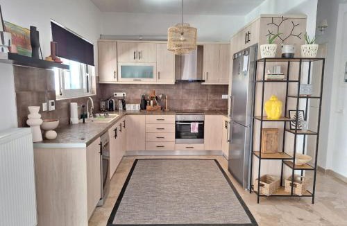 Kinosargous Apartment | Large 1 bedroom Penthouse with Large Terrace