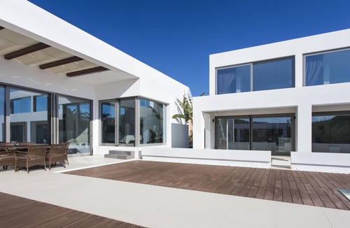Pigadia House | Le Blanc, Luxurious Beachfront Villa