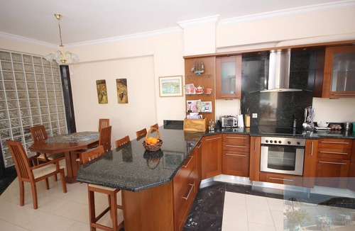 Mikros Gialos Villa | Lefkada Villa Mikros. Spectacular location & pool. Walk to beach. Mikros Gialos.