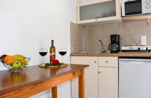 Agia Apartment | Litinas Apartment 11 with pool & balcony with garden view