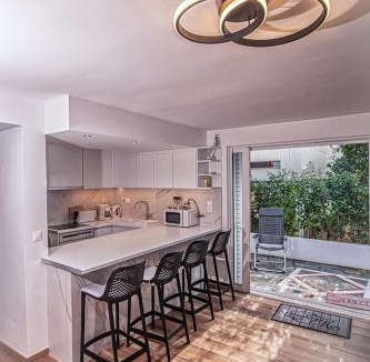 Voula House | LIVAS Athens Voula garden bungalow