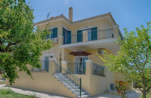 Gouvia Villa | Lost in nature and yet one step away from town, shops, beaches