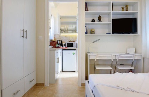 Ampelokipoi Apartment | Lovely Petit Studio in Athens