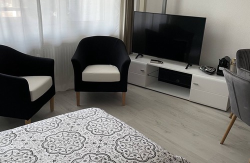 Bissone Resort | Luganersee, Pool, Strand Parkplatz