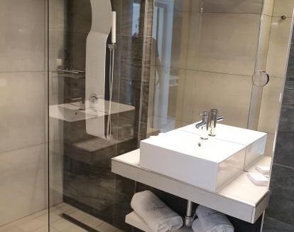 Paralia Ofryniou Apartment | luxrooms