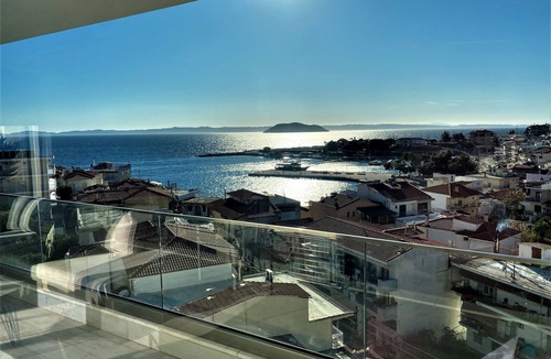 Neos Marmaras Apartment | Luxurious Sea view Apartment with Jacuzzi